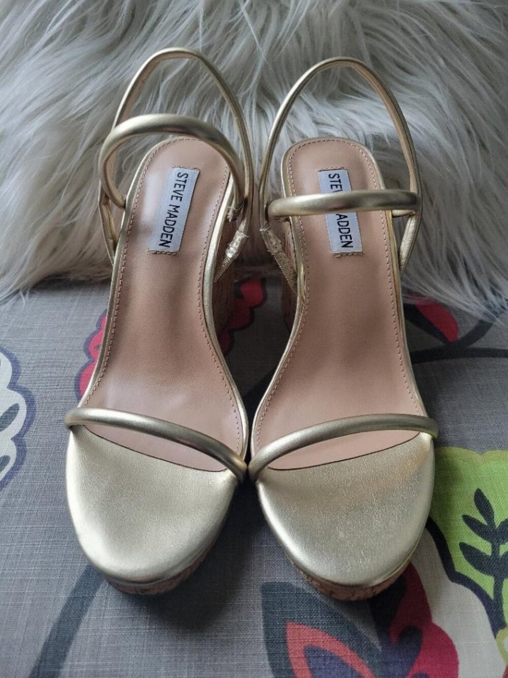 Steve Madden "Udell" Wedge Sandals - Gold - Size 6.5